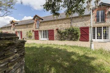 Gîte pour 15 personnes, avec jardin et terrasse, animaux acceptés à Guenrouet
