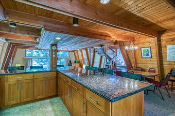 Log Cabin for 8 Guests in Truckee, Donner Lake, Picture 1