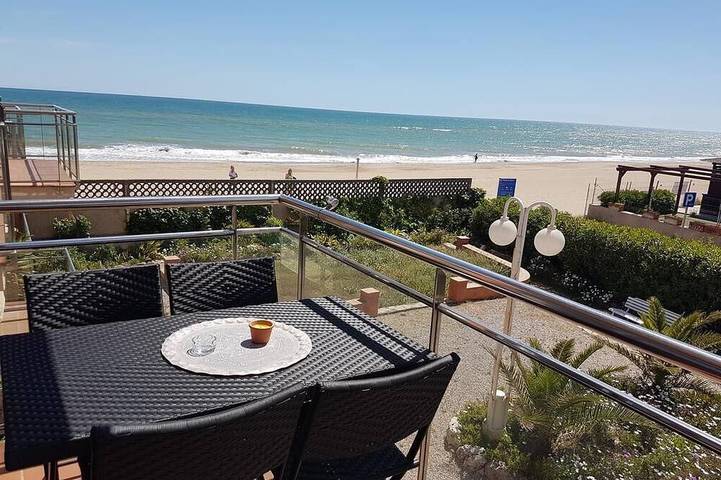 Holiday apartment for 4 people, with garden and balcony as well as hot tub and pool - 1