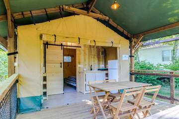 Camping pour 2 Personnes dans Saint-Martial-de-Nabirat, Périgord Noir, Photo 1
