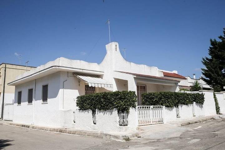 Villa per 6 persone, con giardino a Torre Lapillo