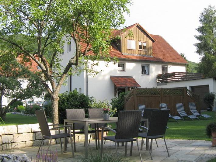 Ferienwohnung für 5 Personen, mit Balkon/Terrasse und Garten