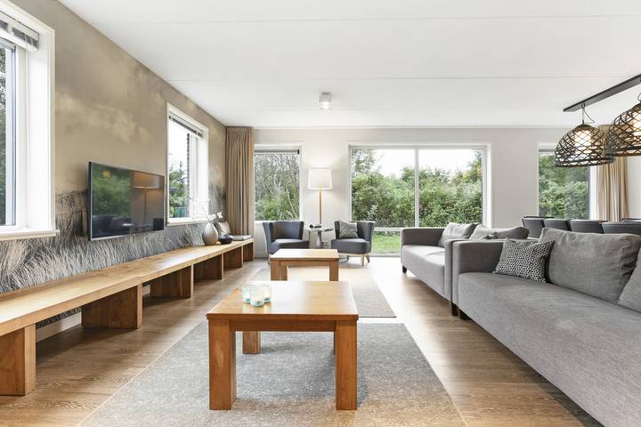 Bungalow für 12 Personen, mit Balkon/Terrasse und Terrasse sowie Sauna auf Texel