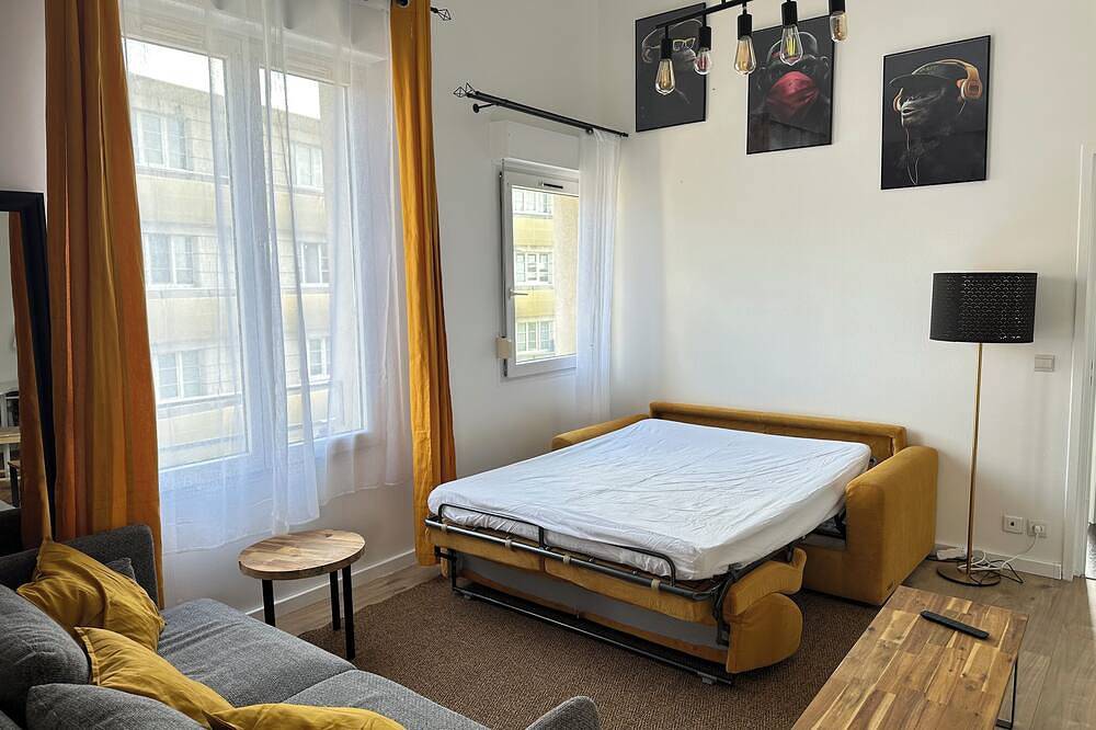 Entire apartment, Elegant 3 Rooms with Free Parking in Saint Denis University by immo kit Bnb in Saint-Denis, Seine-Saint-Denis