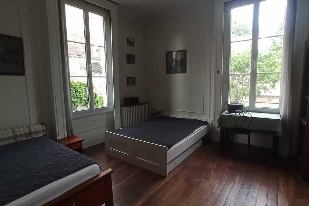 Grande maison avec jardin et piscine pour vacances in Bray-sur-Seine, Seine-et-Marne