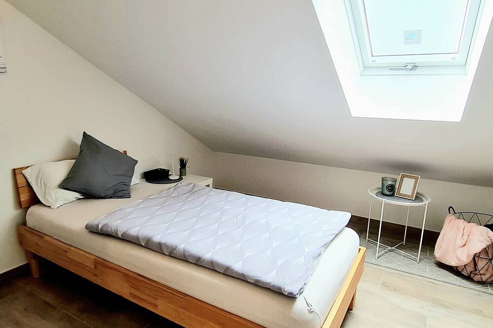Ferienhaus 'Haus Viva La Vida' mit privater Terrasse, Garten und Wlan in Pilsting, Ostbayern