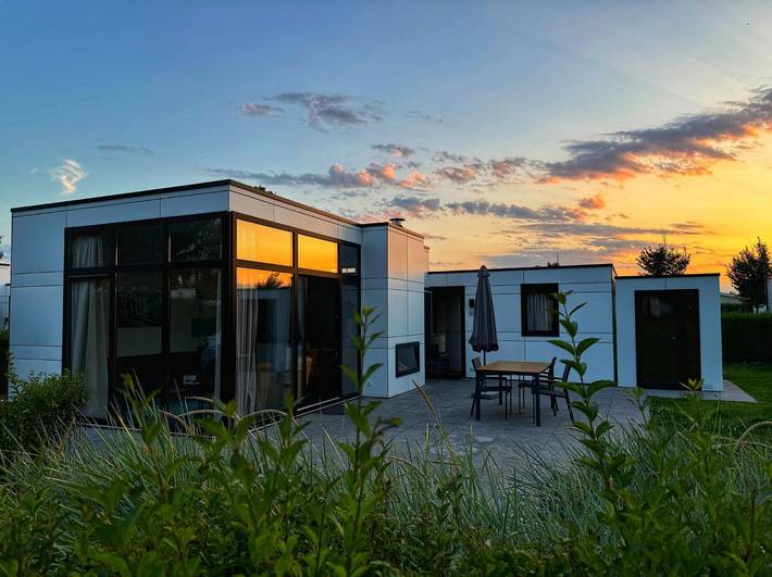 Chalet für 4 Personen, mit Terrasse und Garten in Zeeland
