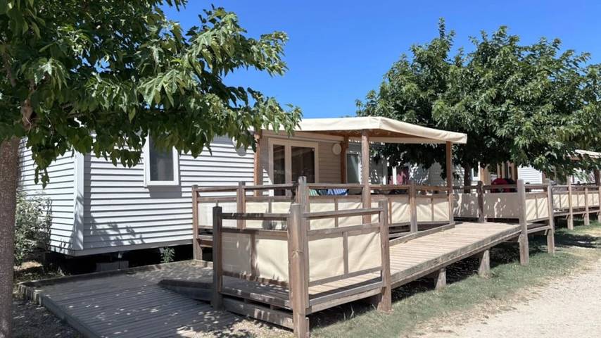 Mobil home pour 4 personnes, avec bassin pour enfant à Saint-Mitre-les-Remparts - 4