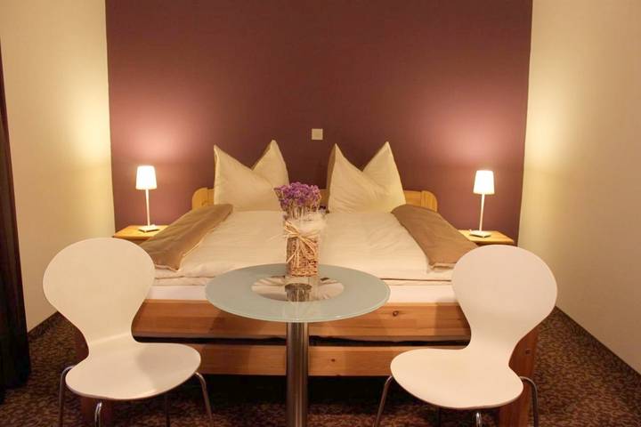 Maison d’hôte pour 2 personnes, avec terrasse ainsi que vue et jardin