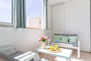 Gîte pour 4 personnes, avec balcon dans Plage Carras Nice