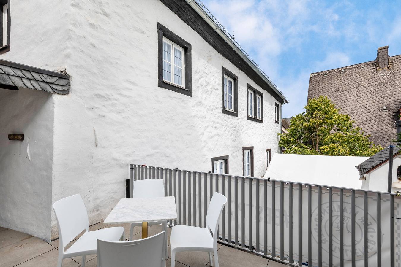Geheel appartement, Appartement 'Werner-Senger-Haus 1' met gedeeld terras en wifi in Limburg (Duitsland), Lahntal