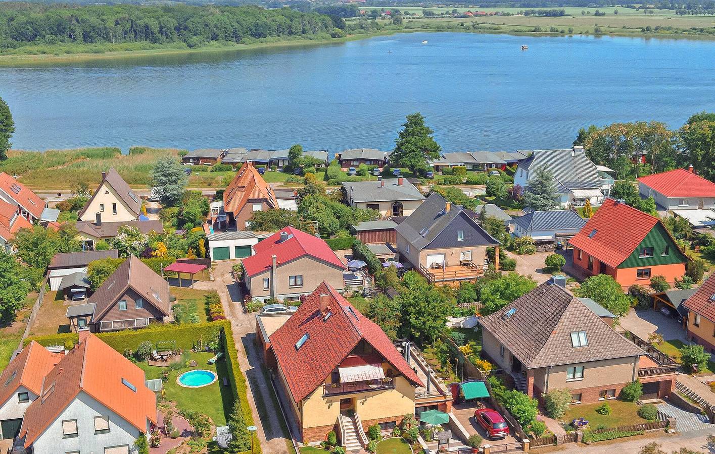 Ganze Ferienwohnung, Appartement am Strand mit Parkplatz, Terrasse & WiFi in Malchow, Fleesensee