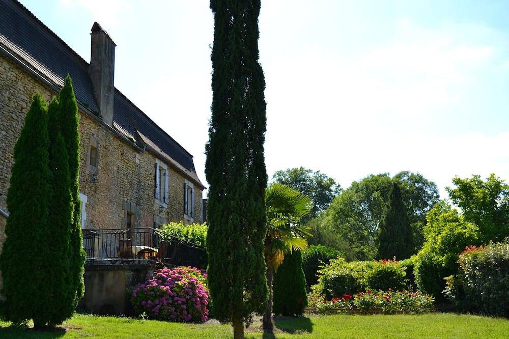 Maison Pèrigordine  vue imprenable sur la vallée Dordogne in Siorac-en-Périgord, Périgord Noir