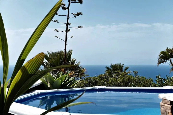 Villa für 5 Personen, mit Garten und Pool sowie Ausblick und Seeblick - 1
