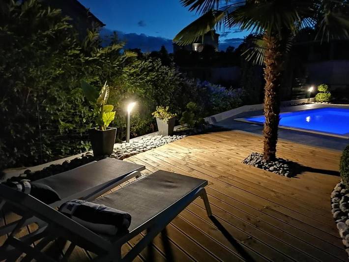 Villa für 9 Personen, mit Whirlpool und Terrasse sowie Garten und Pool in Rijeka - 4