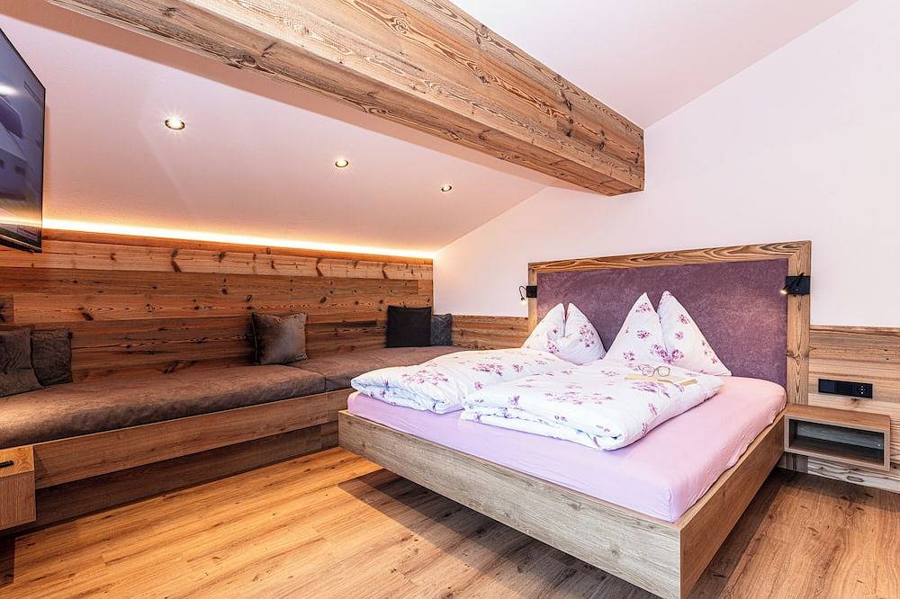Ganze Wohnung, Neue Ferienwohnung Schwalbenwand saniert 2025 in Maishofen, Pinzgau