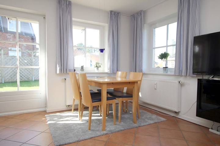 Ganze Wohnung, Ferienwhg. mit 3-Zimmern, ca. 60m², im Zentrum von Wyk, ruhige Lage. in Wyk auf Föhr (Stadt), Wyk auf Föhr