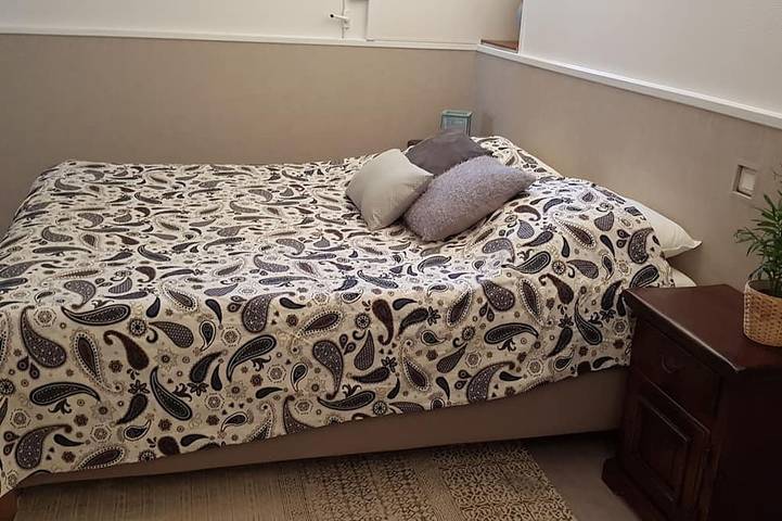 Gîte pour 3 personnes, avec terrasse et piscine, animaux acceptés à Azerat - 2