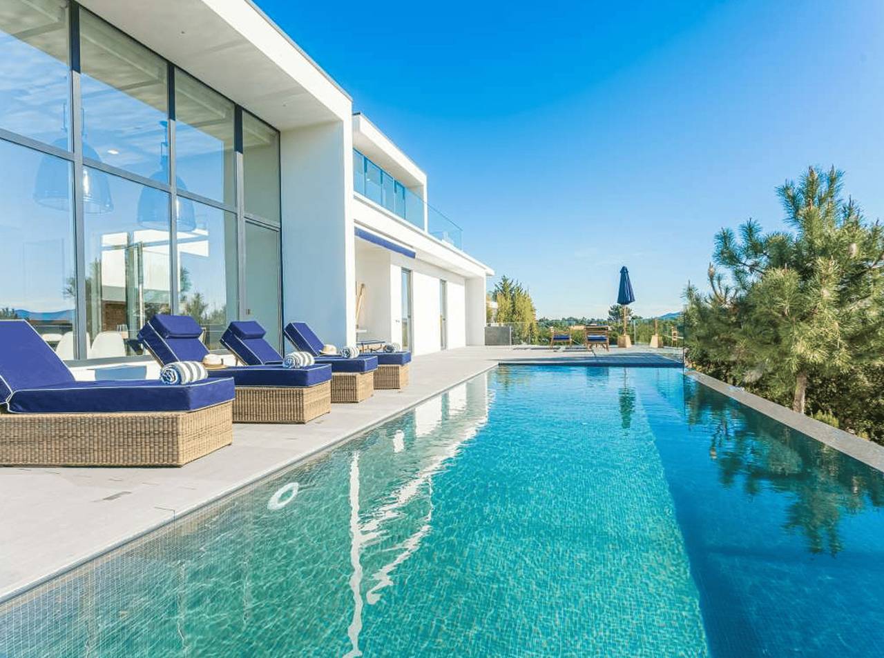 Stunning Aroeira Villa | 5 bedrooms | Villa Monte Manso | Modern Design & Stunning Views | Sesimbra in Quinta do Conde, Halbinsel von Setúbal