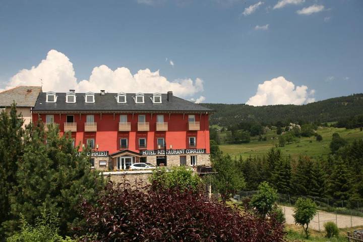 Hôtel pour 4 personnes, avec Terrasse et Jardin ainsi que Sauna et Vue