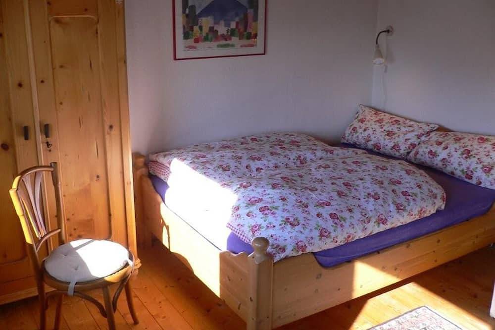 Idyllisches Reetdachhhaus direkt am Eiderdeich für 2 bis 10 Personen in Oldenswort, Eiderstedt