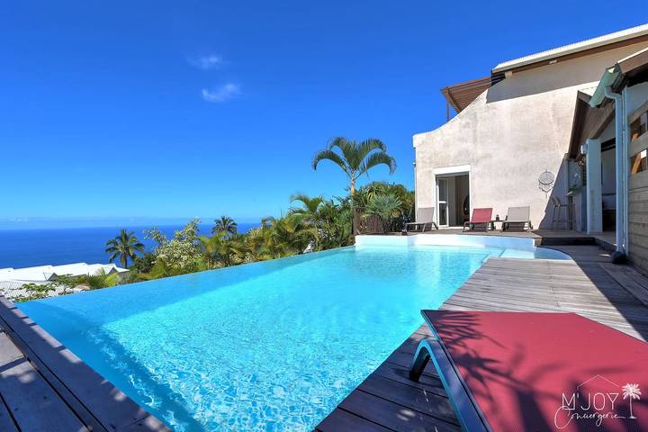 Gîte pour 8 personnes, avec jardin et piscine aux Avirons - 3