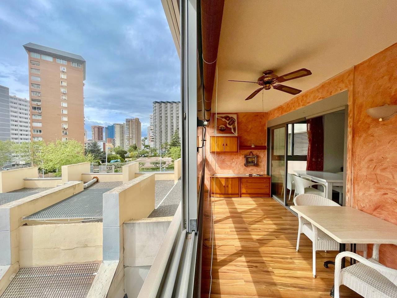 Entire apartment, Spacious apartment, garden view - 4 guests in Benidorm, Costa Blanca