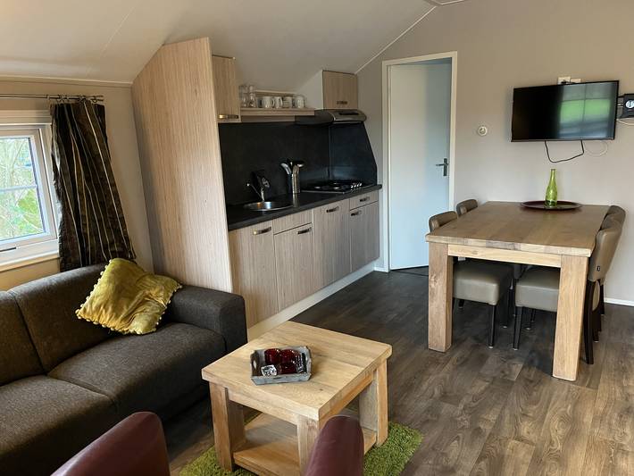 Eco-Chalet für vier Personen im natürlichen Umgebung in Ossenzijl, Nationalpark Weerribben-Wieden