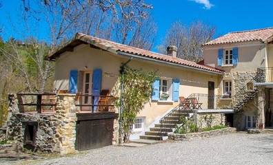 Gîte pour 6 personnes, avec jardin et vue, animaux acceptés à Montjay
