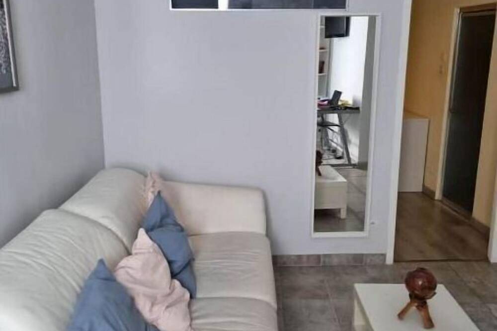 Entire apartment, T1 Meuble in Saint-Chamond, Pilat Regional Nature Park