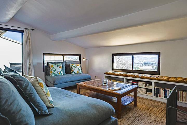 Location de vacances pour 4 personnes, avec Balcon ainsi que Terrasse et Vue à Joucas - 3