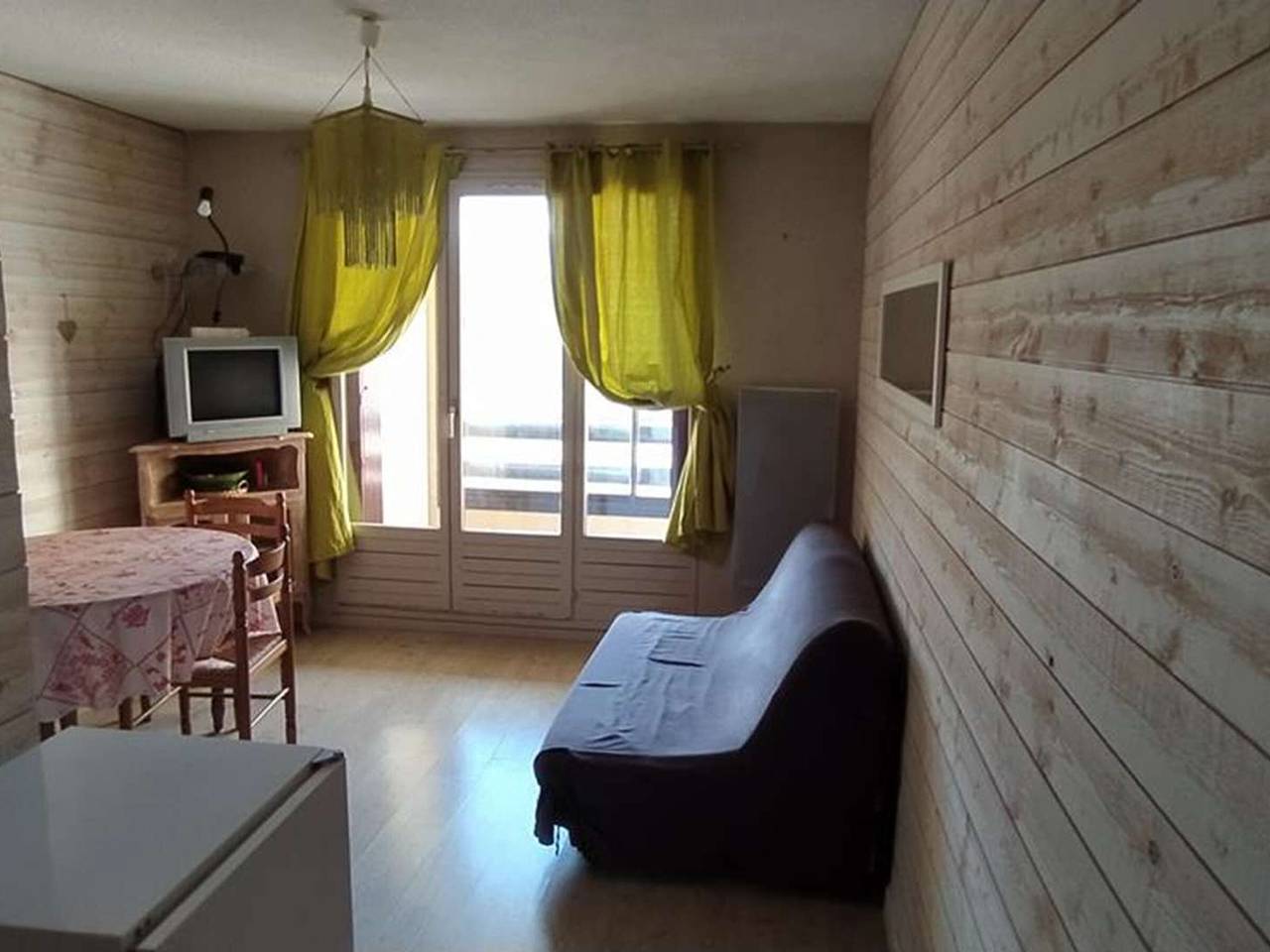 Geheel appartement, Studio cabin 26m² with south-west balcony in Barcelonnette in Barcelonnette, Espace Lumière