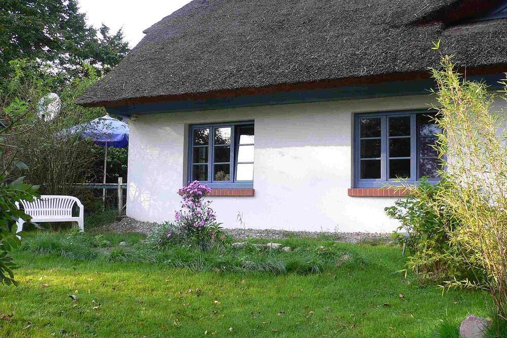 Ganze Wohnung, Lütt Stuuv am Dorfanger - Ferienwohnung in Kenz-Küstrow, Vorpommern