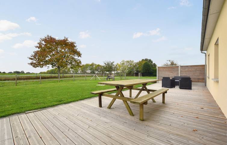 Location de vacances pour 6 personnes, avec terrasse et jardin à Bacilly - 4