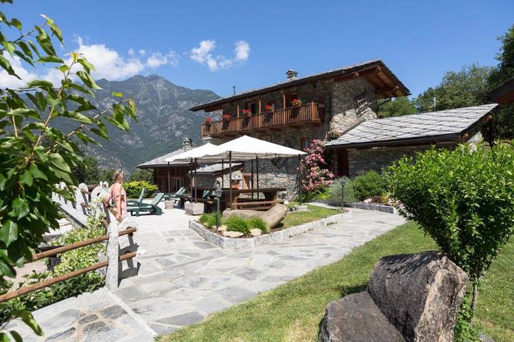 Maison d’hôte pour 13 personnes, avec jardin et vue dans Vallée d'Aoste