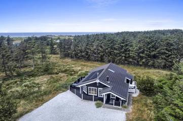 Ferienhaus für 6 Personen, mit Whirlpool und Terrasse sowie Sauna in Grønhøj Strand