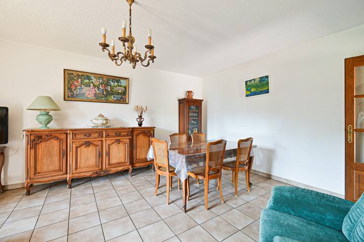 Casa independiente acogedora con vistas a la montaña, wifi y parking in Saint-Pierre-d'Albigny, Chambéry region