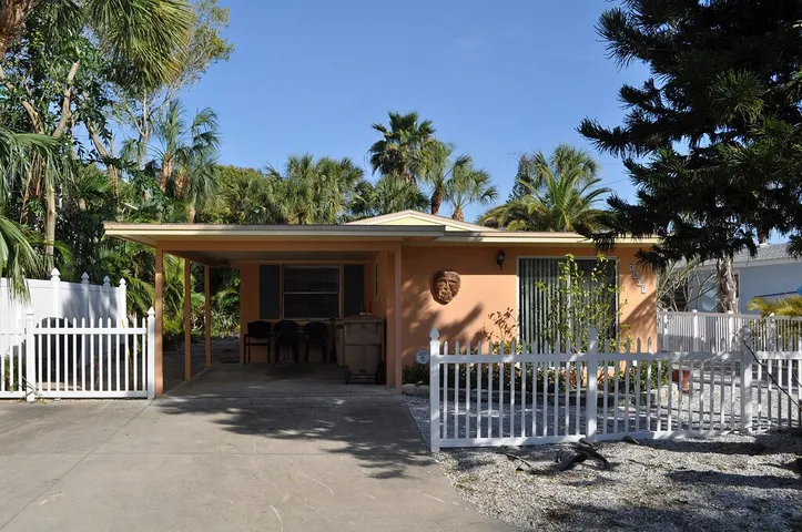 Vacation house for 6 people, with terrace - 1