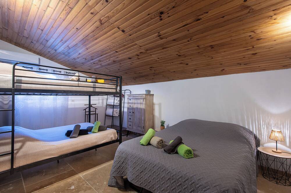 Villa L'Estel in the countryside with private pool 10 minutes from Arles in Tarascón, Region de Arles