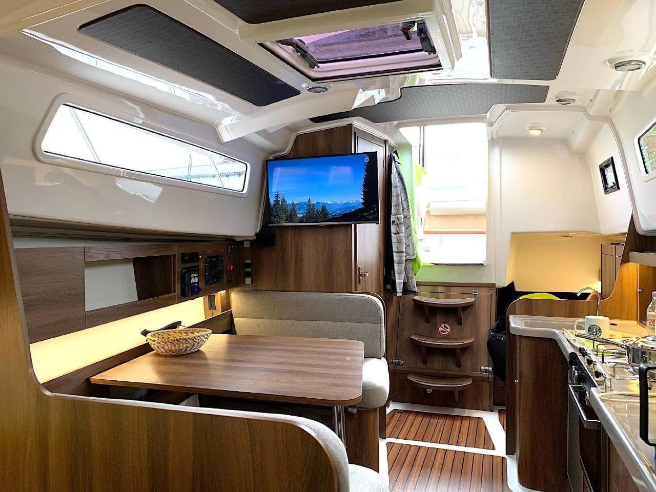 Ganze Wohnung, Yacht Overtime im Hafen der Marina Braunsbedra in Braunsbedra, Saale-Unstrut