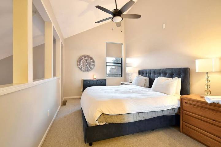 Vacation rental for 6 people, with pool and hot tub as well as balcony in Park City UT