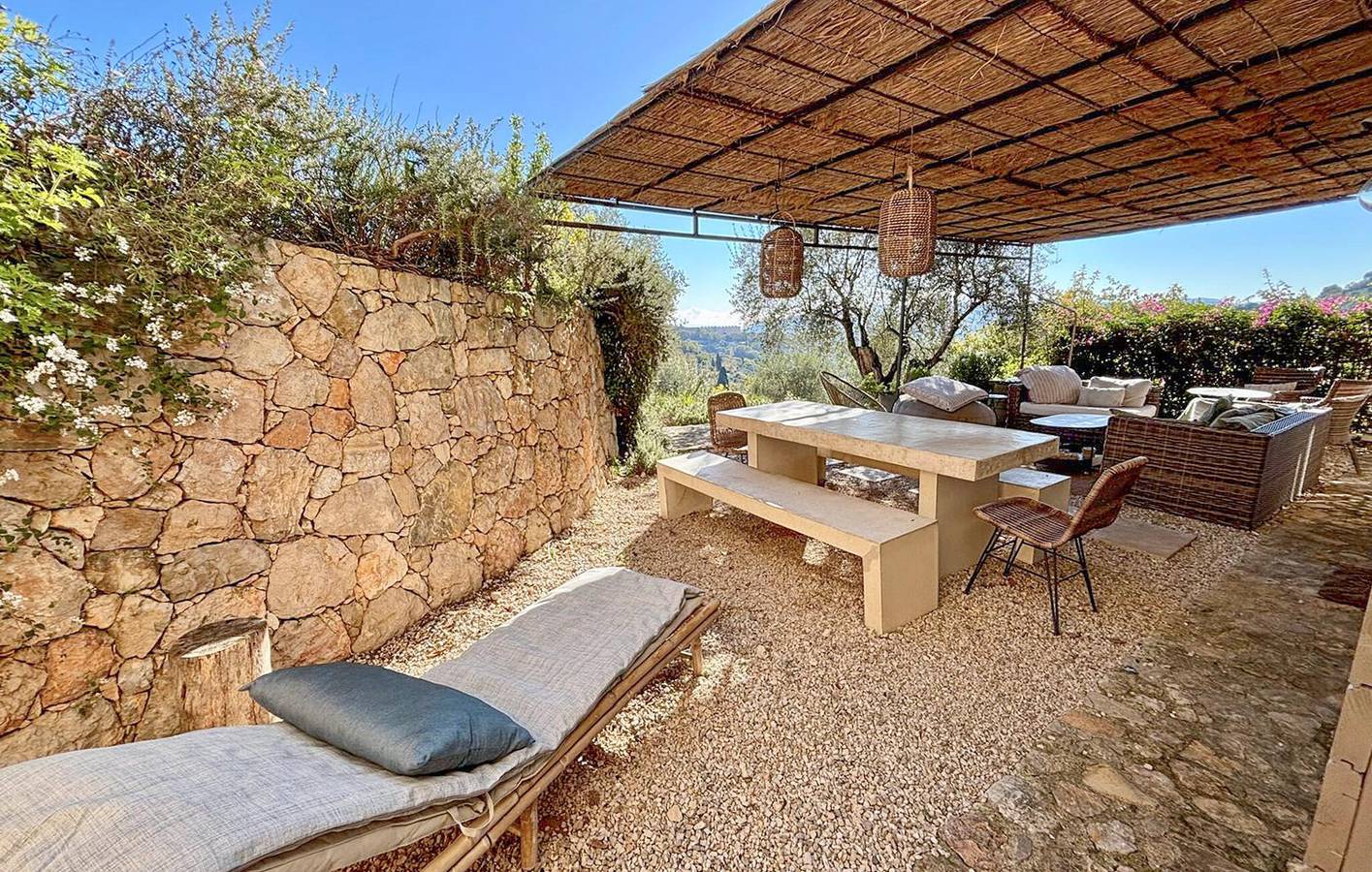 Acogedor apartamento con piscina en Grasse - WiFi, aparcamiento, terraza in Grasse, Region de Cannes