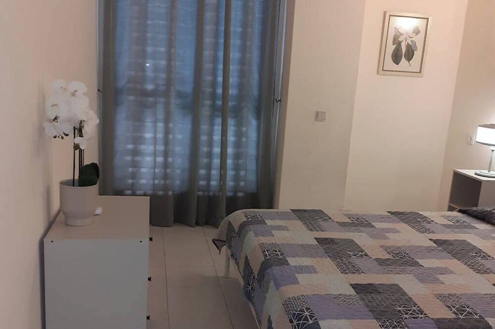 Quentao Red Villa, Quarteira, Algarve in Quarteira, Distrito de Faro