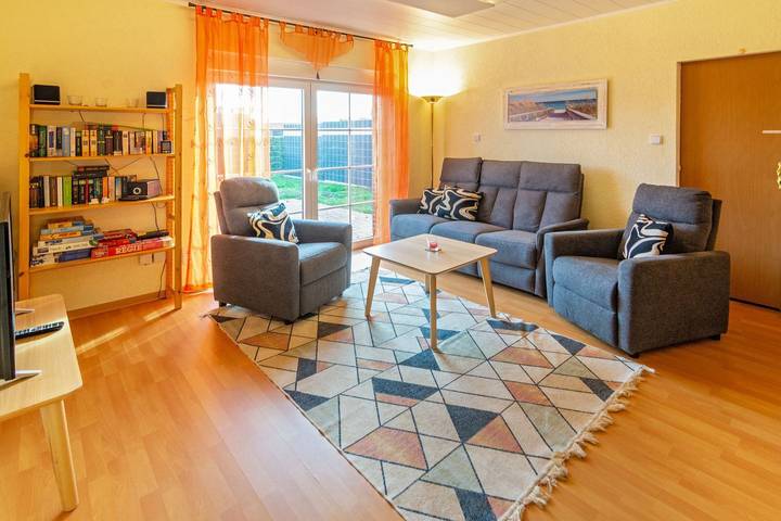 Bungalow für 6 Personen, mit Terrasse und Garten in Dornumersiel