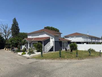 Hôtel pour 2 personnes, avec jardin, animaux acceptés à Le Pontet