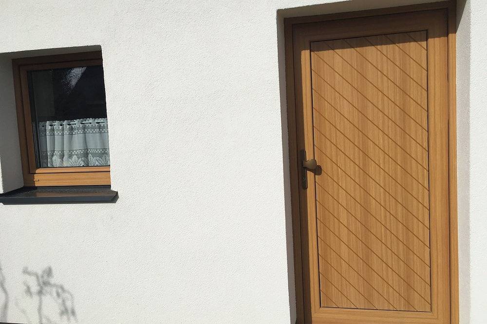 Ganze Wohnung, 5 Minuten ins Zentrum, 5 Minuten in den Wald, eine gemütliche kleine Wohnung in Selb, Landkreis Wunsiedel im Fichtelgebirge