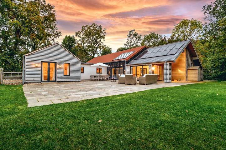 Cottage for 10 people, with terrace and garden in Northamptonshire