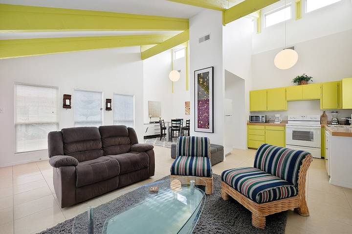 Vacation rental for 33 people, with balcony and hot tub, with pets in Texas Gulf Coast