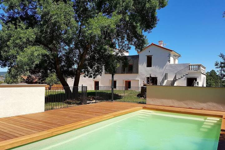 Maison de vacances pour 14 personnes, avec jardin et balcon, animaux acceptés à Sampzon