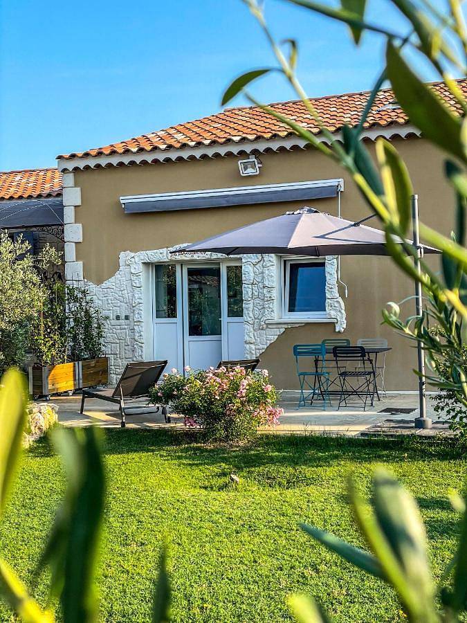 Gîte pour 4 personnes, avec jardin ainsi que piscine et vue à Maillane - 3